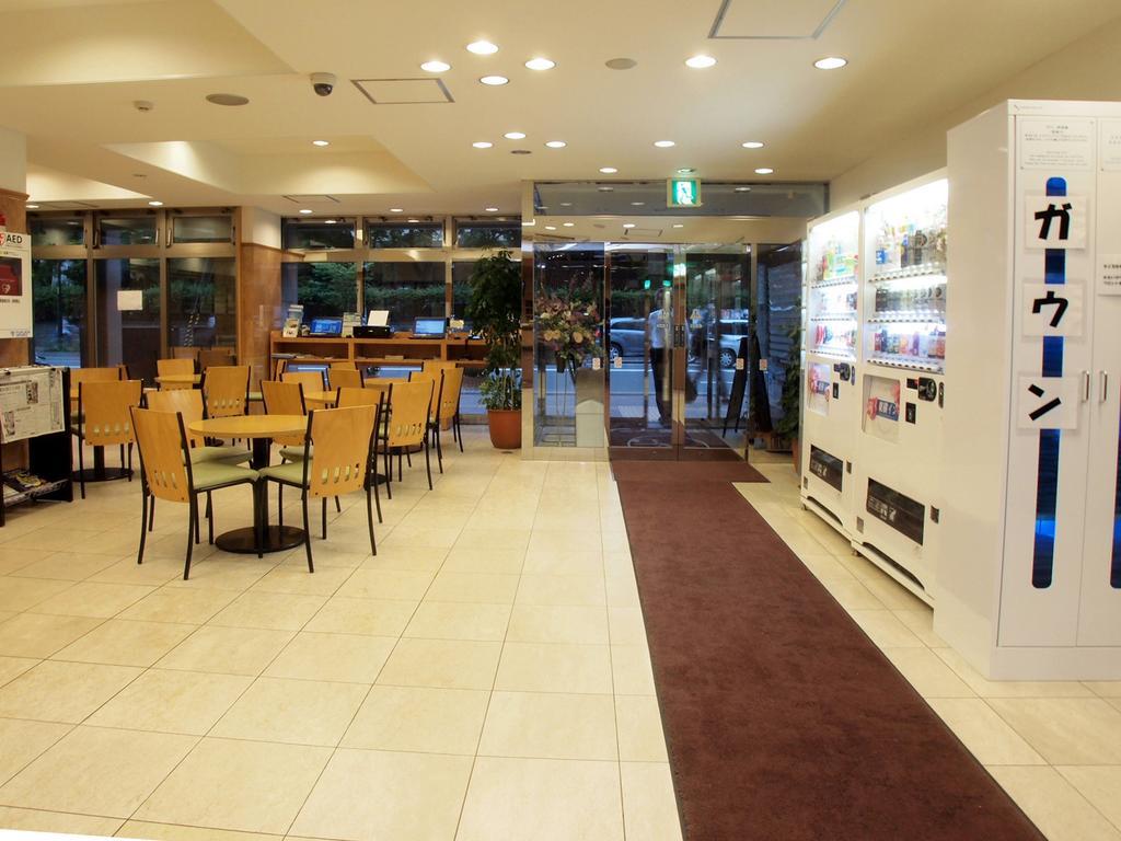 Toyoko Inn Hokkaido Sapporo-Eki Nishi-Guchi Hokudai Mae Экстерьер фото