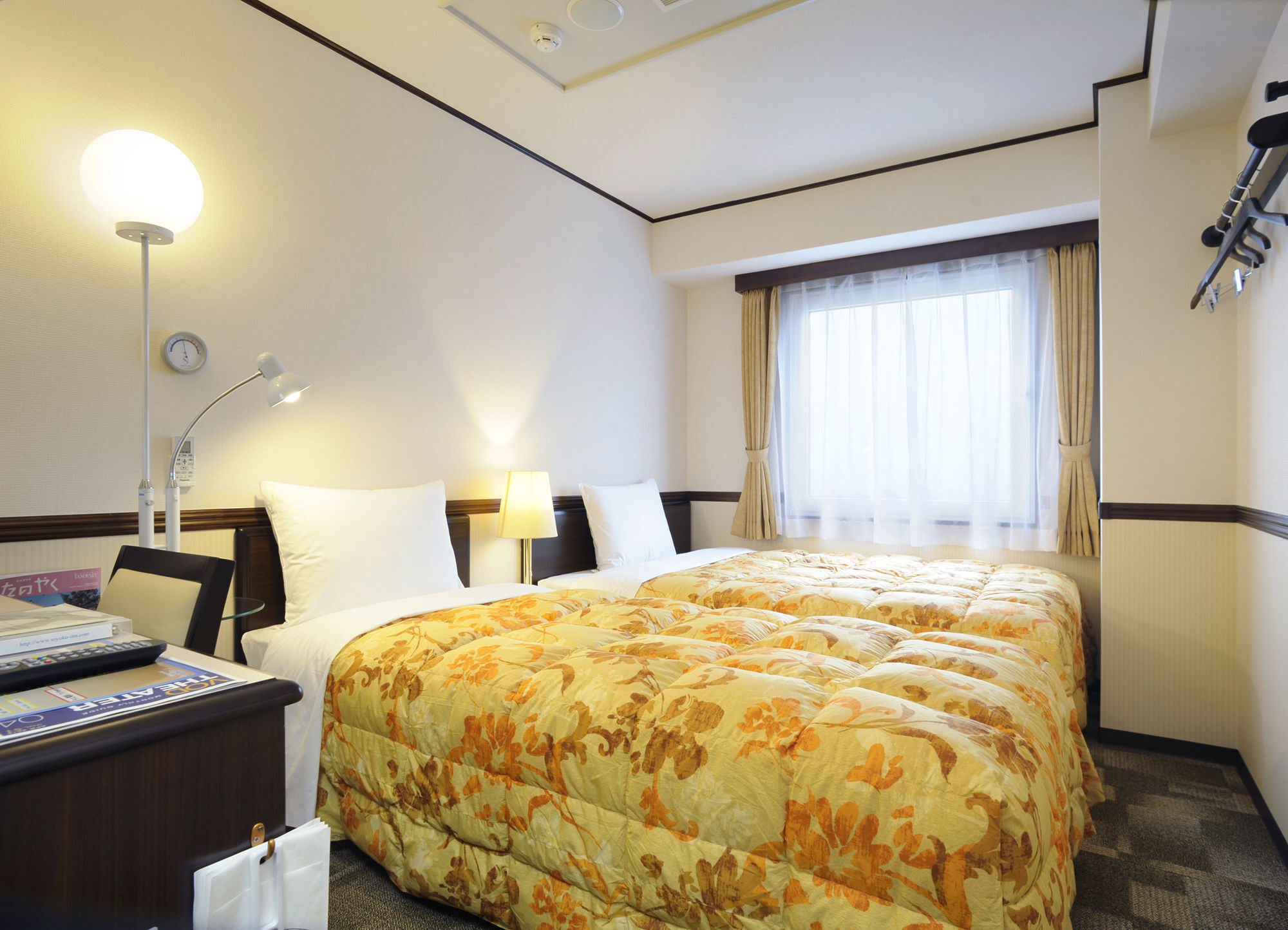 Toyoko Inn Hokkaido Sapporo-Eki Nishi-Guchi Hokudai Mae Экстерьер фото